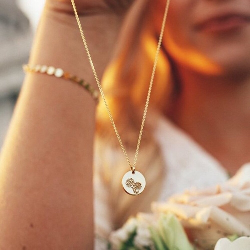 Sunflower Engraved Cute Floral Minimalist Necklace - Picture 11 of 16